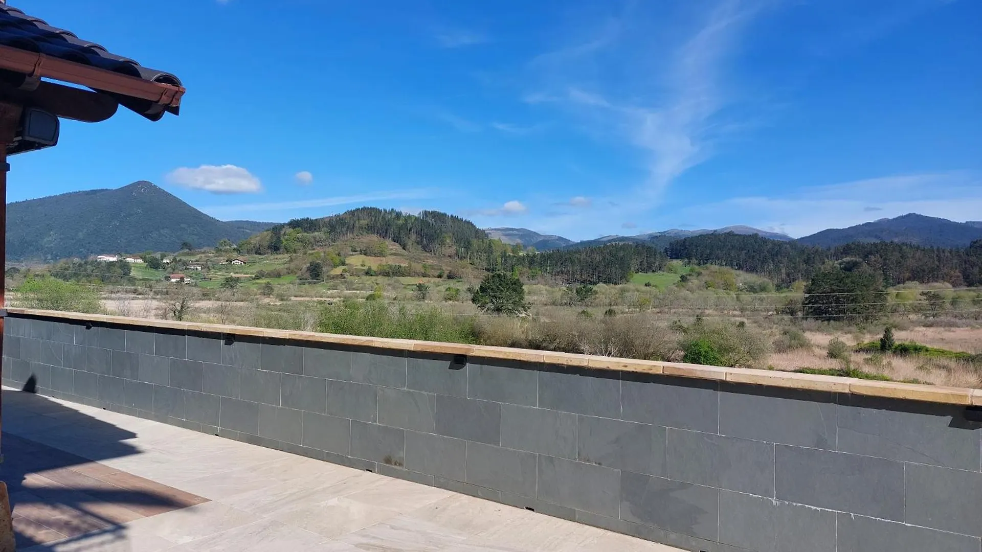Apartamento En Pleno Corazon De Urdaibai Con Piscina Y Muy Cerca De Las Playas Elejalde