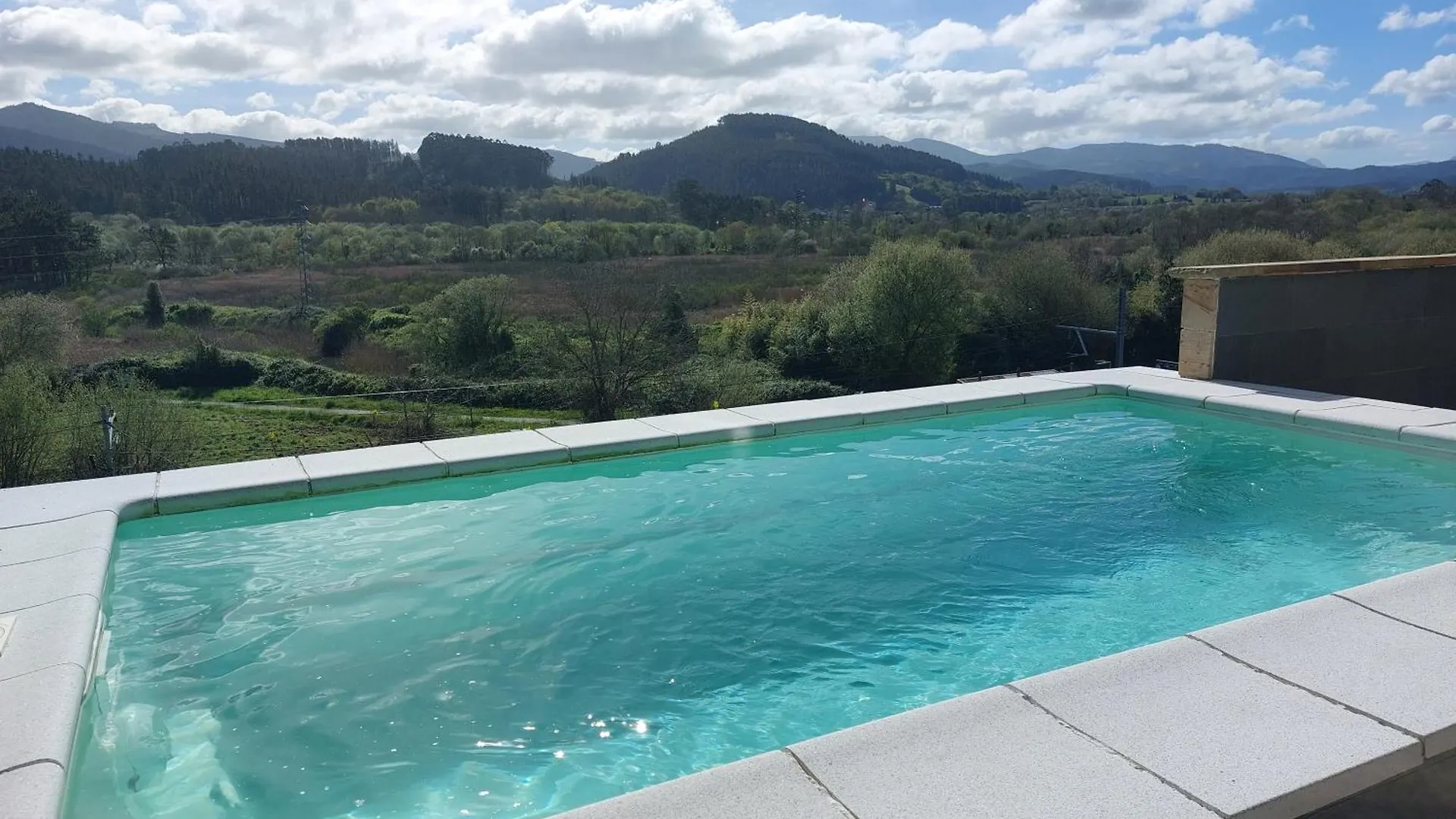 Apartamento En Pleno Corazon De Urdaibai Con Piscina Y Muy Cerca De Las Playas Elejalde